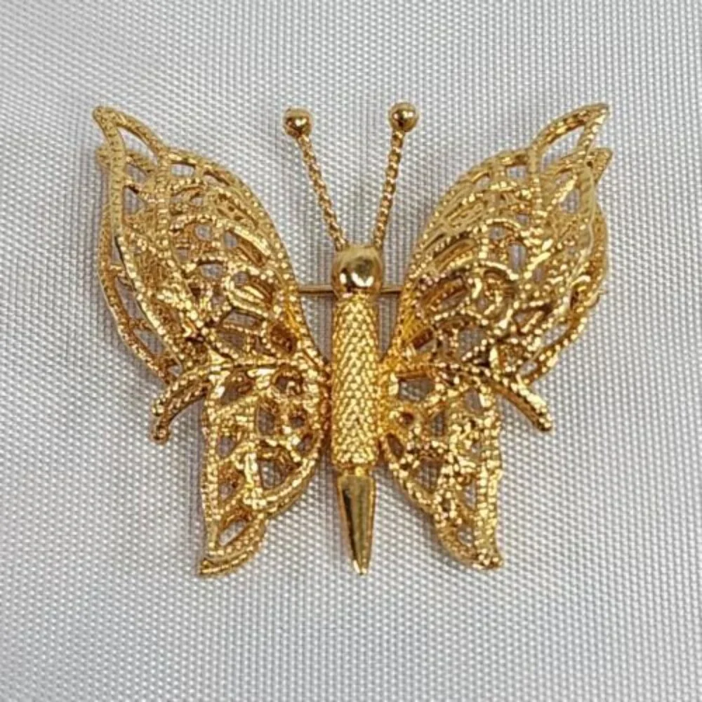 Monet Signed Gold Tone Double Winged Butterfly Filigree Brooch Pin Vintage Fancy